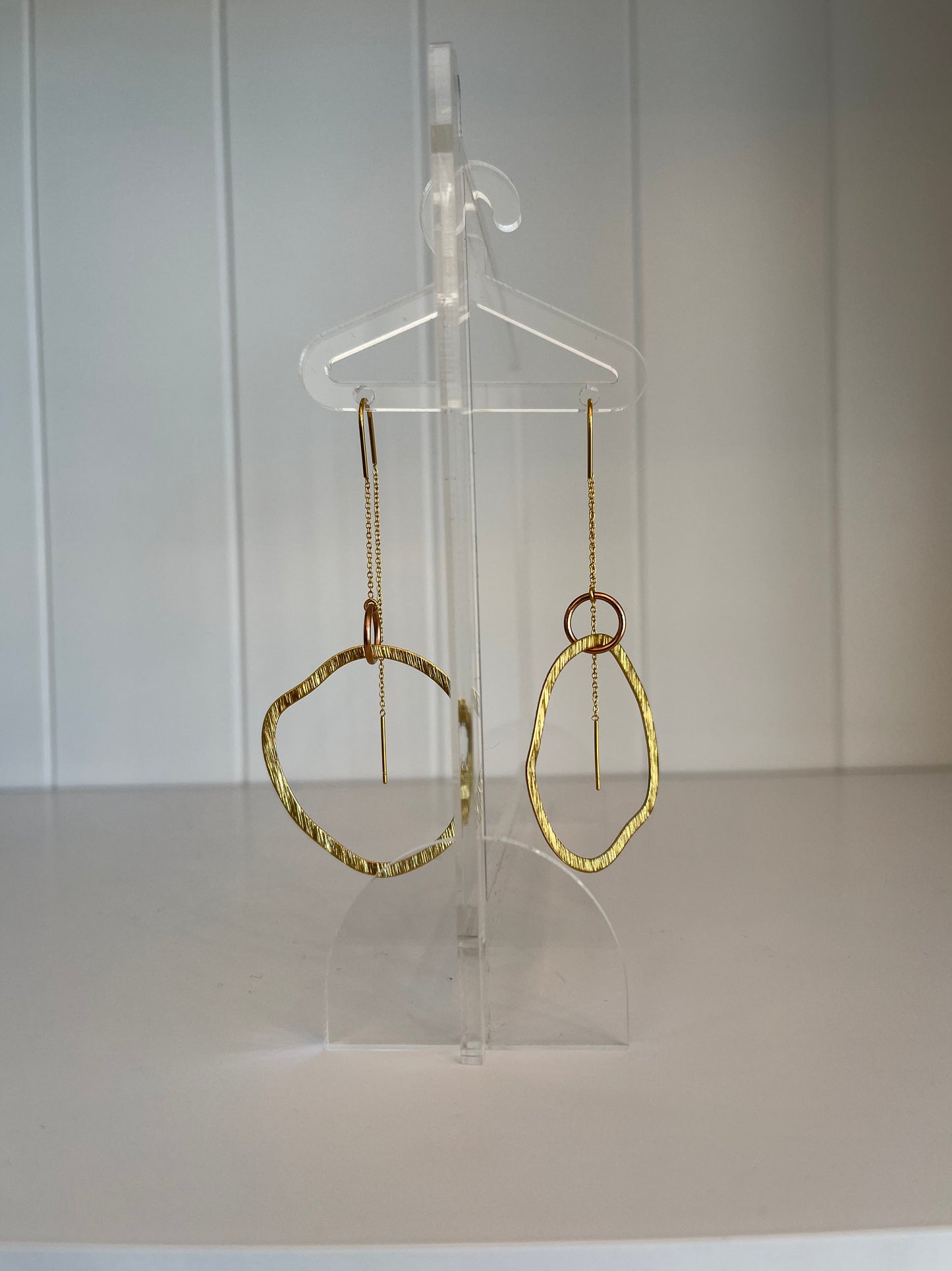 Brass Wavy Circle Earrings