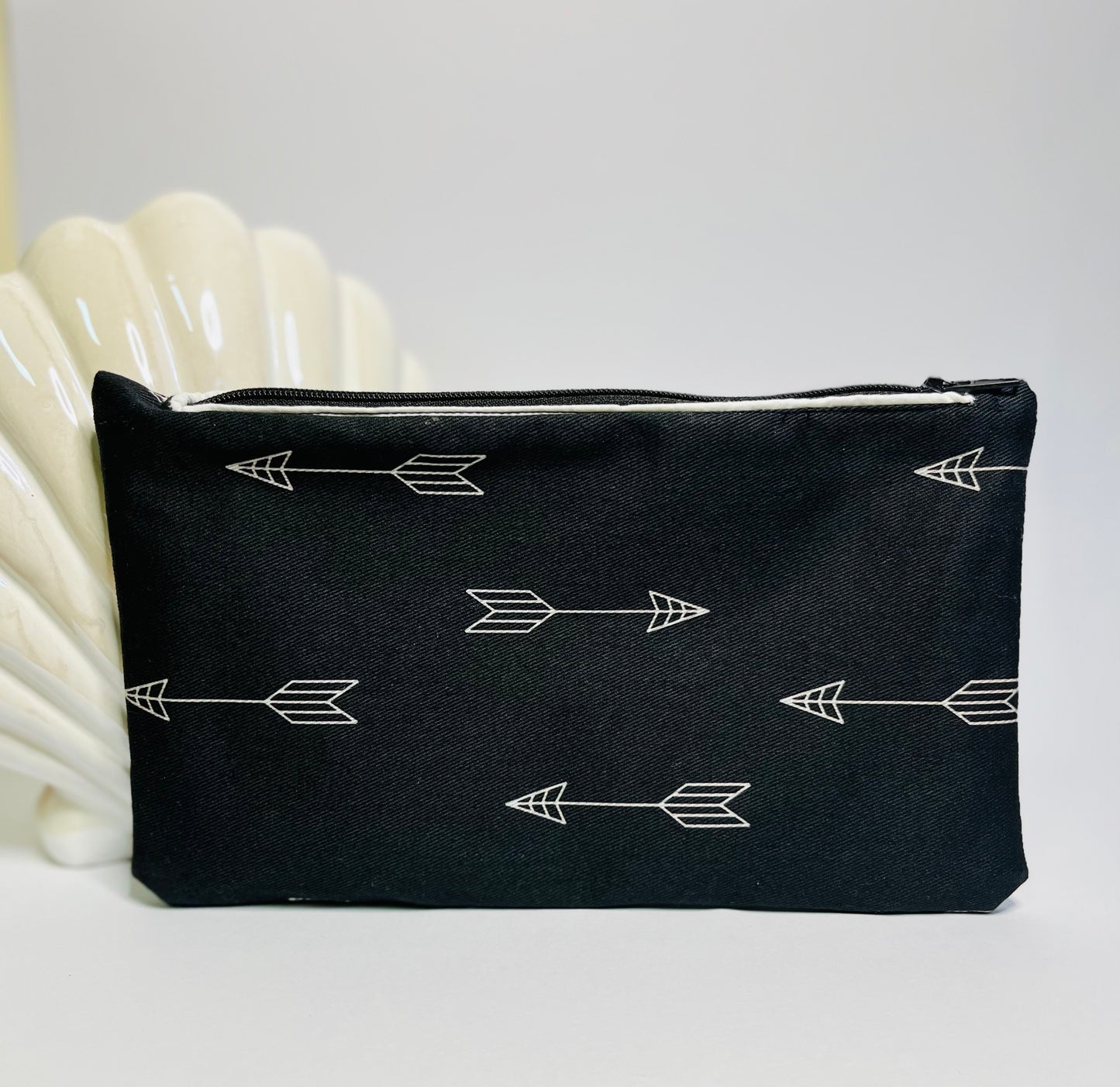 Black & White Arrow - Zipper Pouch
